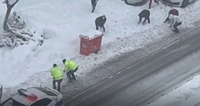 Gaziantep’te yürekleri ısıtan kartopu savaşı
