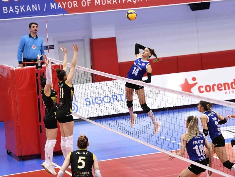 Muratpaşa’nın sultanları, yenilmezlik serisini sürdürüyor
