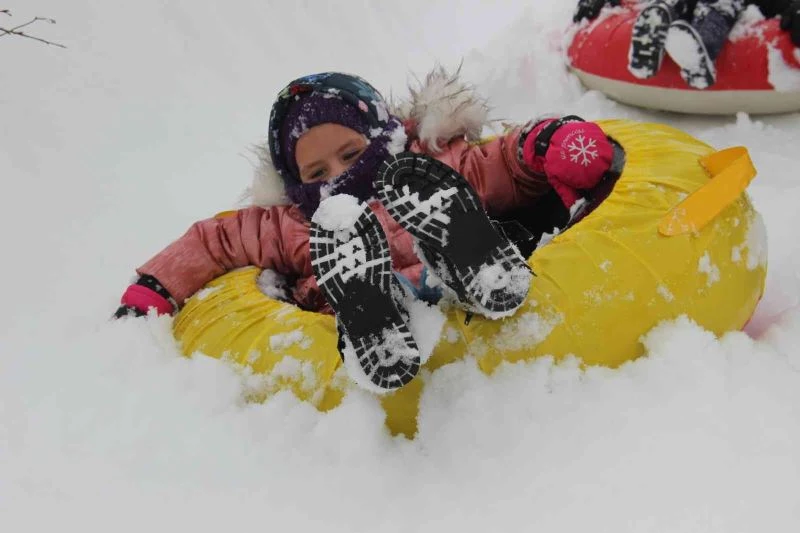 Karın cefasını değil sefasını sürdüler
