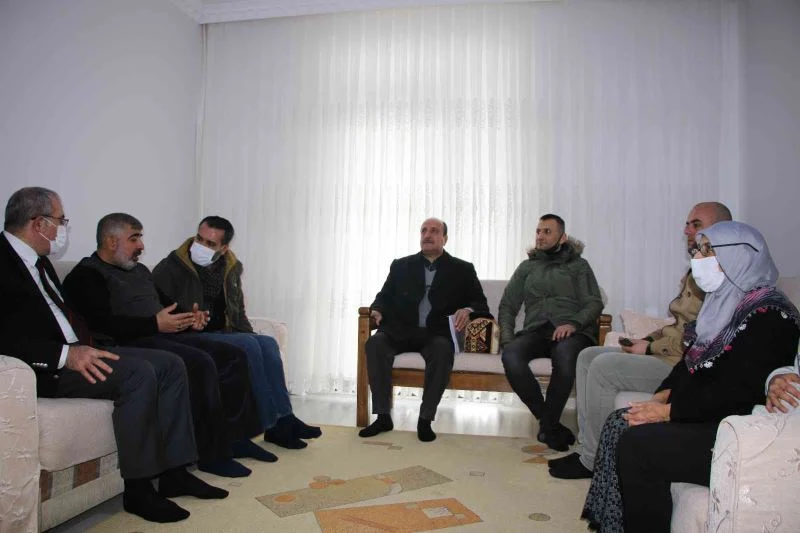 Yeni evlerine kavuşan depremzede: “Konutlar, gerçekten muazzam. Devletimize ne kadar teşekkür etsek azdır”
