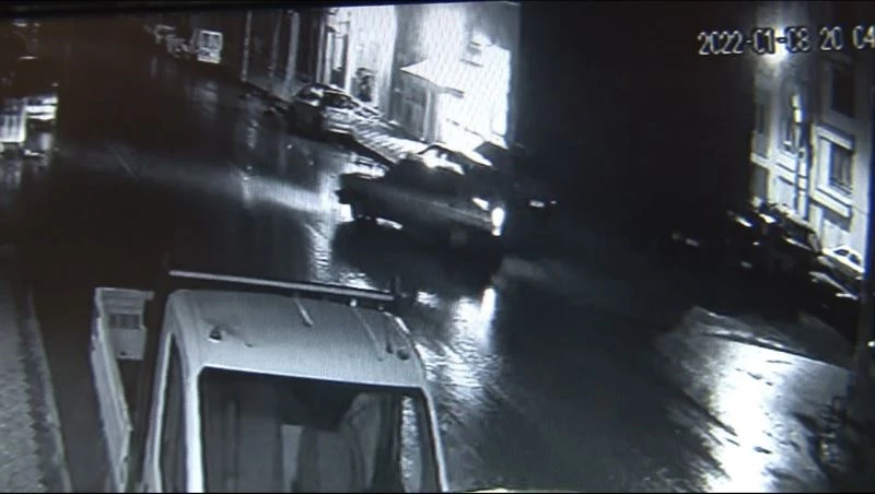  Hamallık yaparak biriktirdiği parayla aldığı arabası çalındı
