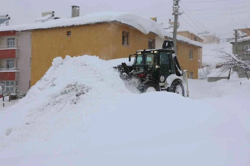 Bitlis’te 282 köy yolu ulaşıma kapandı
