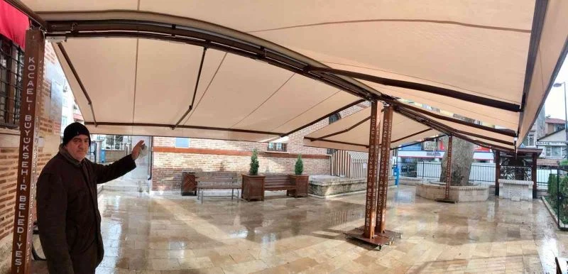 Çınarlı Cami’ye pergola sistemi kuruldu
