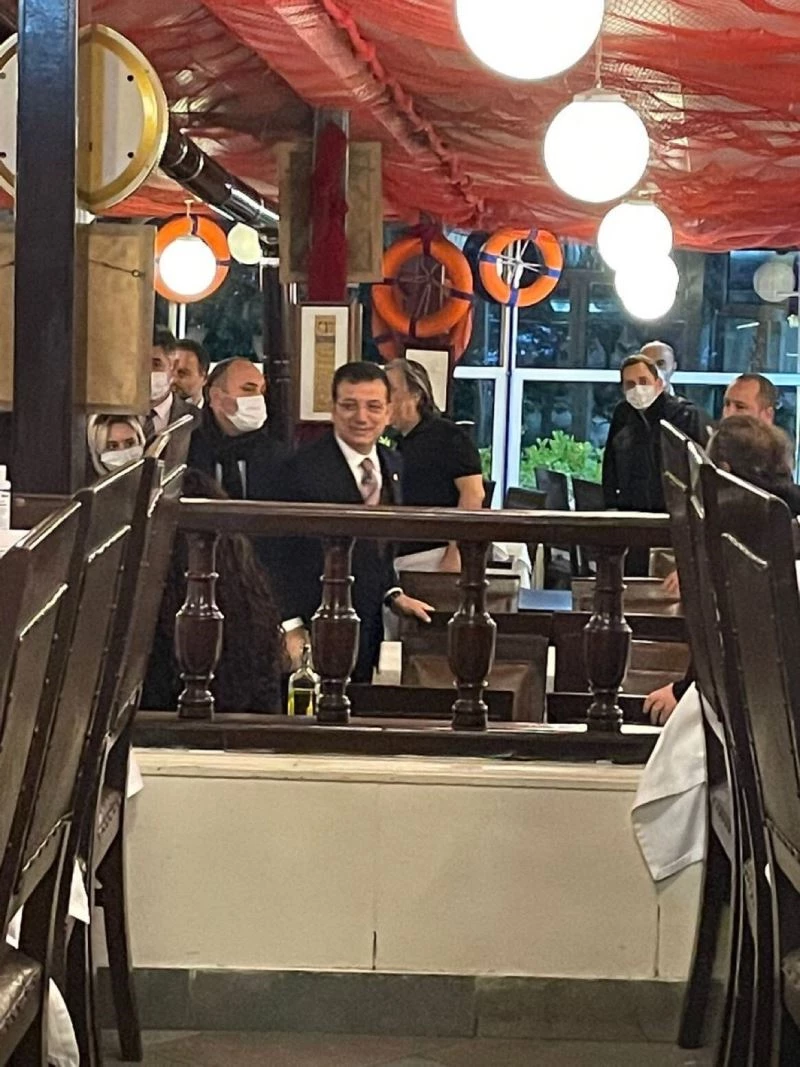 Yolda kalan vatandaşlar İmamoğlu’nun kulaklarını çınlattı
