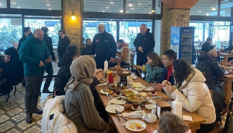 Osmangazi Köprüsünden sadece kış lastikli binek araçlar geçebiliyor
