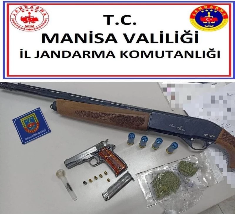 Şüphe üzerine durdurulan aracı sürücüsünden uyuşturucu ve tabanca çıktı
