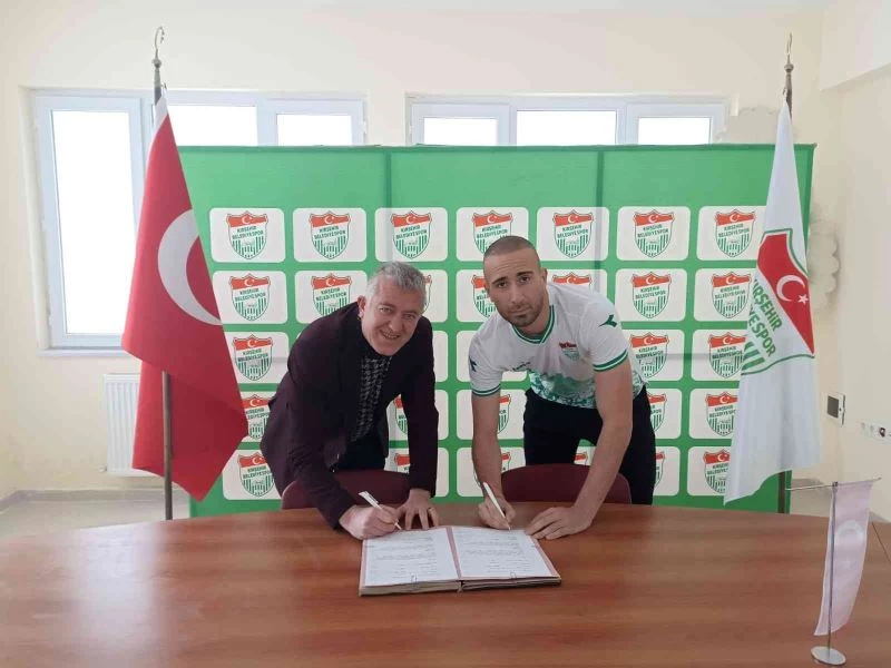 Kırşehir Belediyespor Sinan Özkara ile anlaştı
