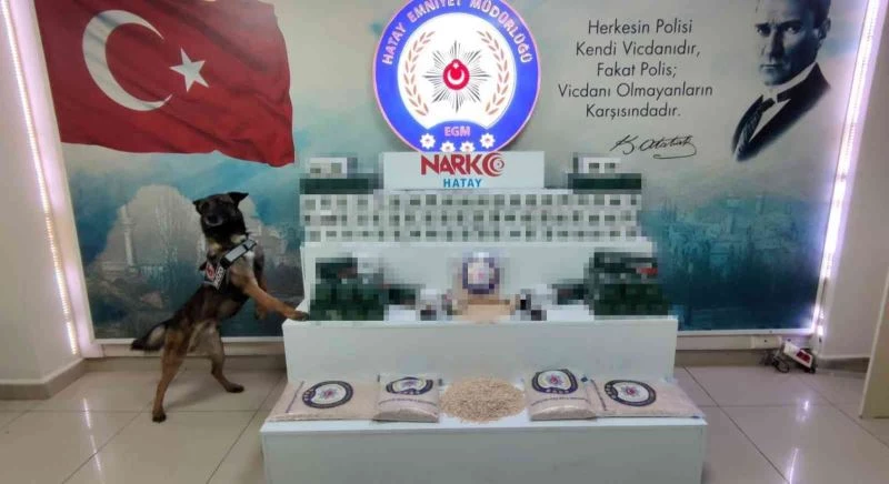 Uyuşturucuları hava filtresine gizlemişler
