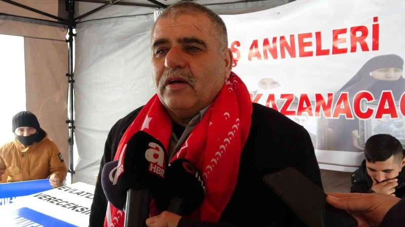 Evlat nöbeti tutan baba: “Gidip PKK ile ilişki yaşayıp, gelip Meclise milletvekilliği yapıyor”
