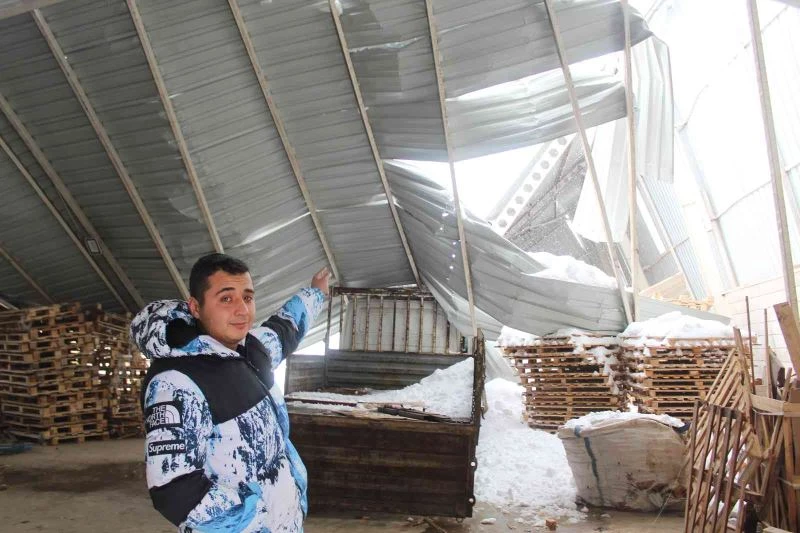 Yoğun kar genç girişimcinin fabrikasını harabeye çevirdi
