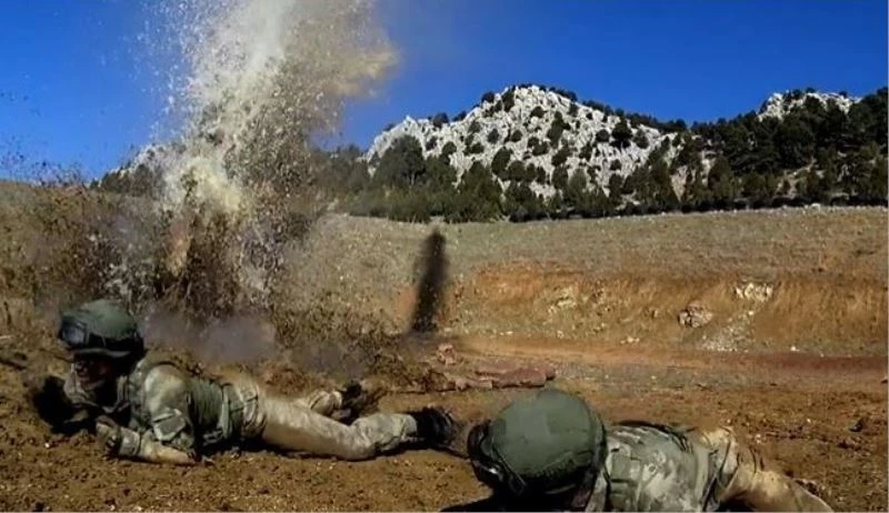 MSB komandoların nefes kesen eğitim görüntülerini paylaştı
