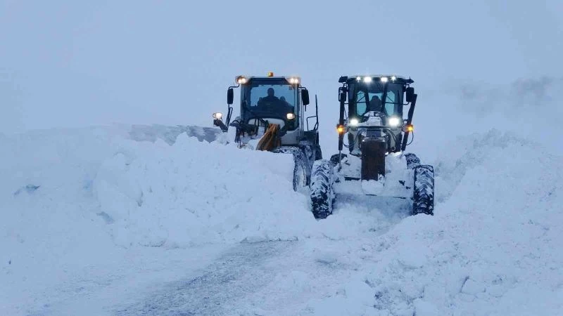 Muş’ta yılın 5 ayı metrelerce karla mücadele edilirken, İstanbul’un 40 santimetrelik karı çileye döndü
