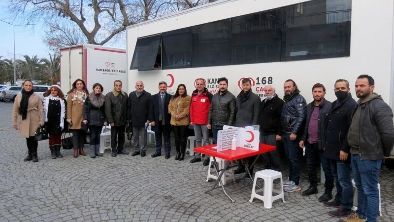 AK Partililer kan bağışladı
