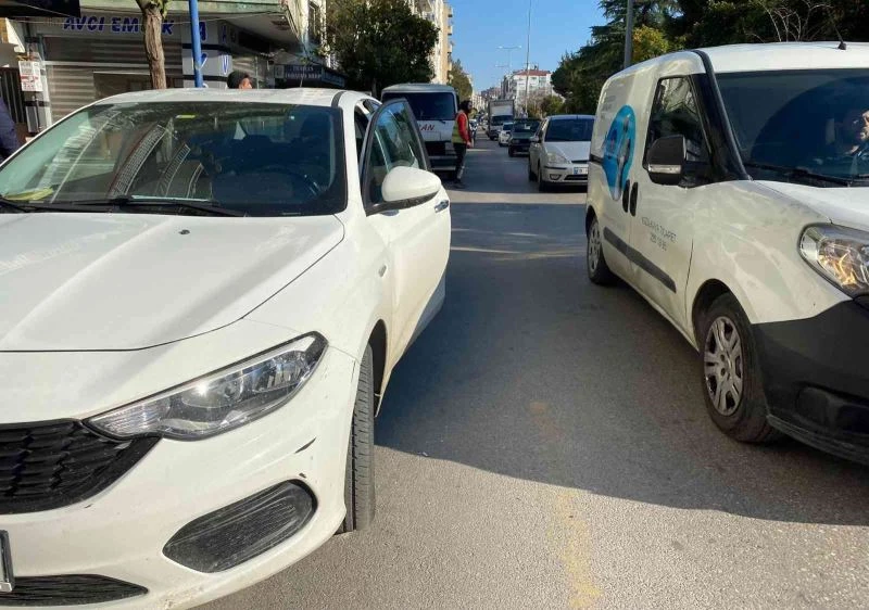 Bir anlık dikkatsizlik kazaya neden oldu
