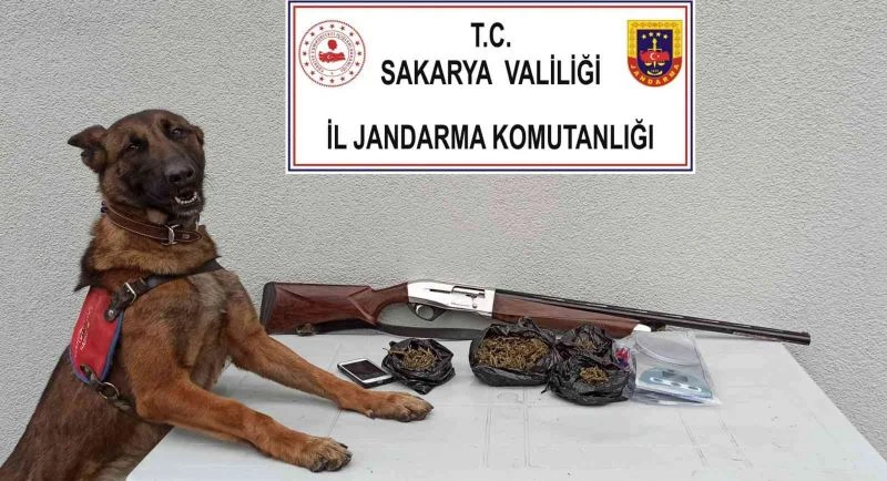 Uyuşturucudan tutuklanan babasının izinden gidiyordu, yakalandı
