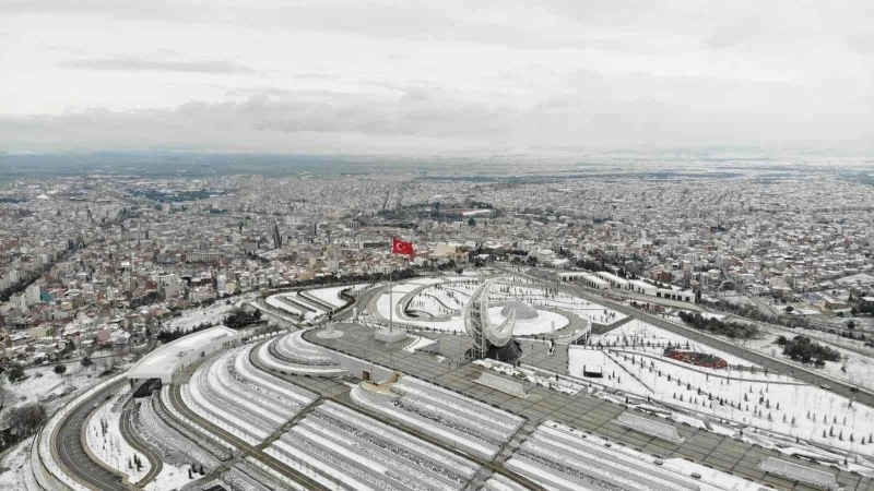 (Özel) Beyazlar içindeki Balıkesir’de masalsı görüntüler oluştu
