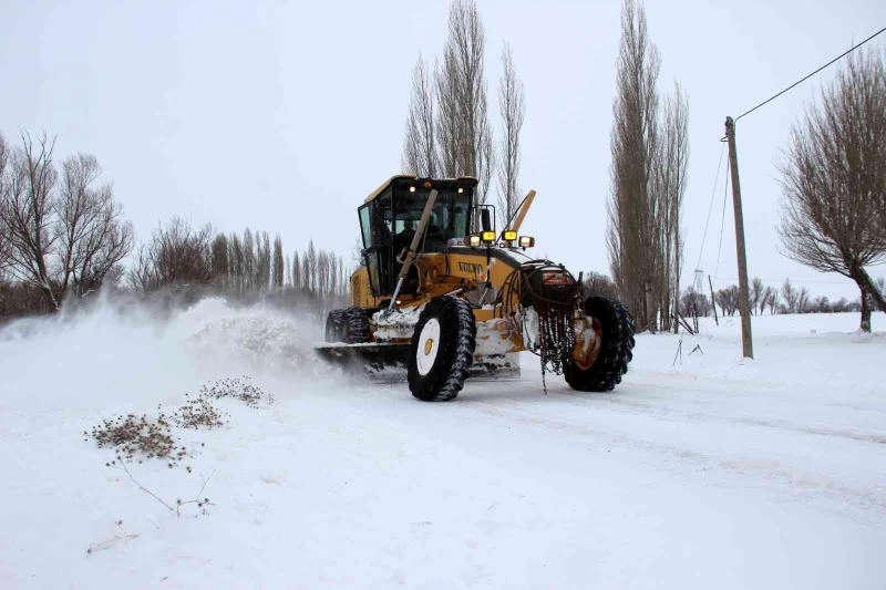 Karla Mücadelenin kahramanları, yoğun mesai harcıyor
