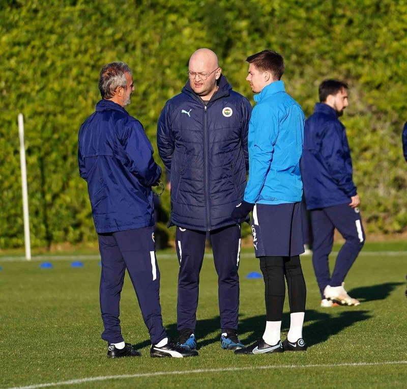 İsmail Kartal’dan oyunculara yakın temas
