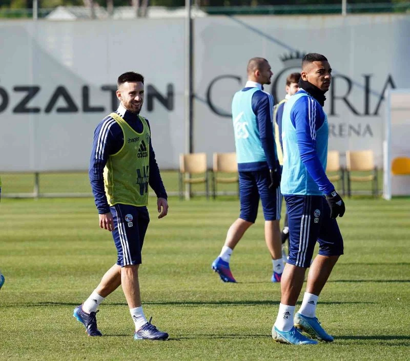 Fransız ekibi Strasbourg, Antalya’da kamp yapıyor
