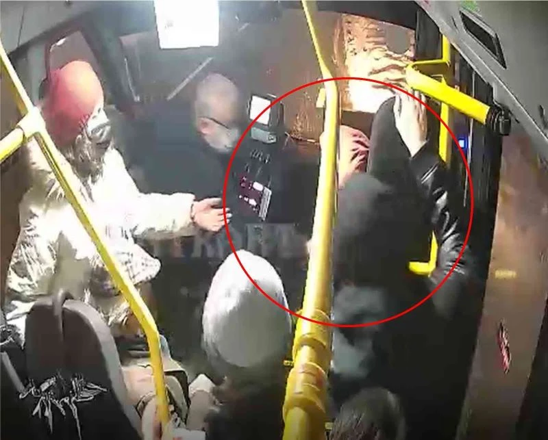 Otobüste fenalaşan kadın yolcu acile yetiştirildi
