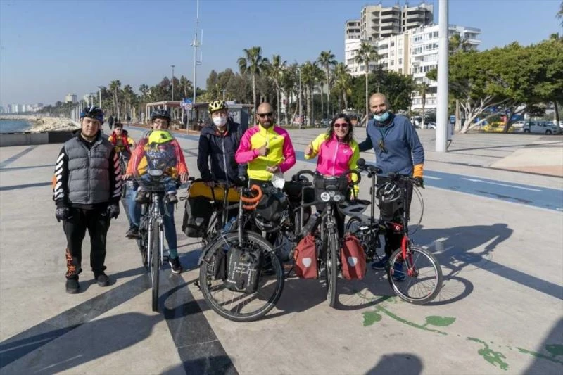 Engelliler için pedal çeviren Fransız çiftten Mersin