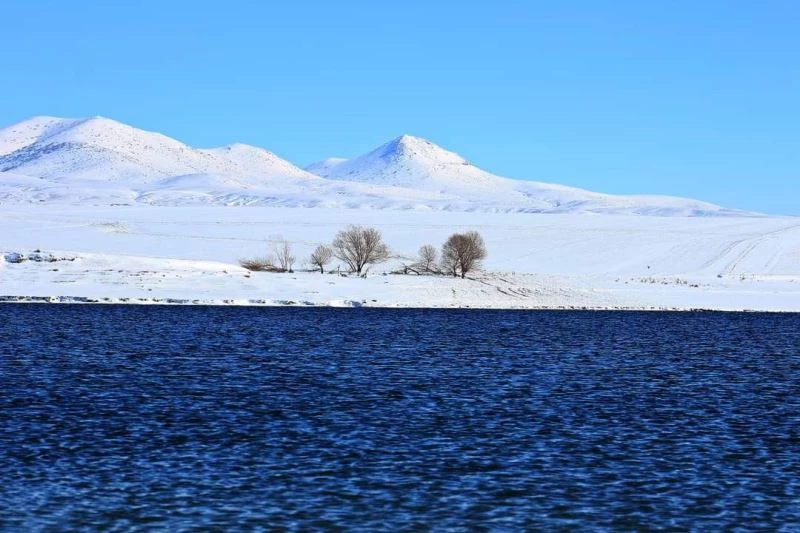 Kurutlu Sahili’nde kartpostallık manzara

