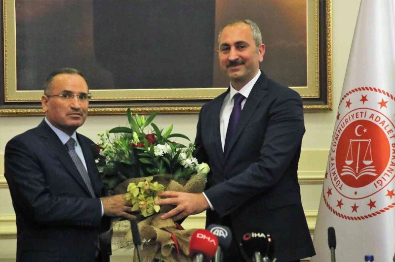 Adalet Bakanlığında devir teslim gerçekleşti
