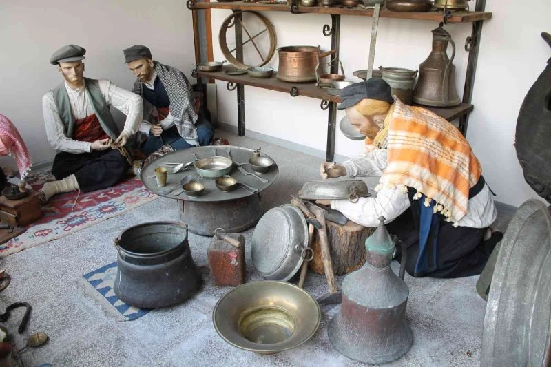 EÜ Etnografya Müzesi’nde 3 bine yakın önemli eser sergileniyor
