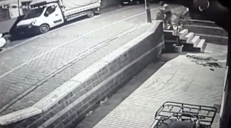 Avcılar’da bir binayı dadanan hırsızlar, aynı depoyu iki günde dört kez soydular
