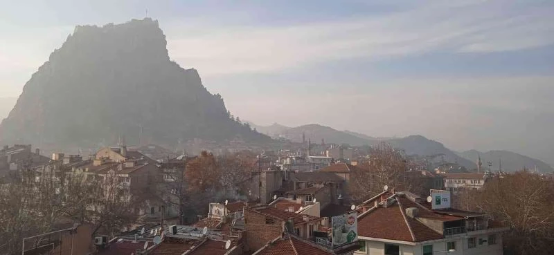 Afyonkarahisar yeni haftaya sıcak havayla başladı
