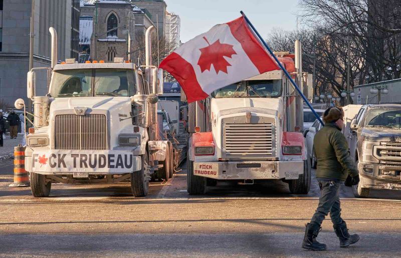 Kanadalı kamyoncular aşı karşıtı protestolarına devam ediyor
