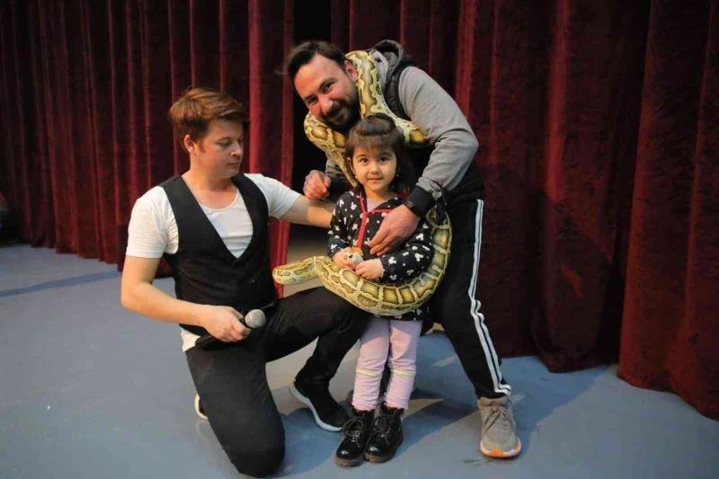 Başkan Kibar’dan çocuklara sirk gösterili karne hediyesi
