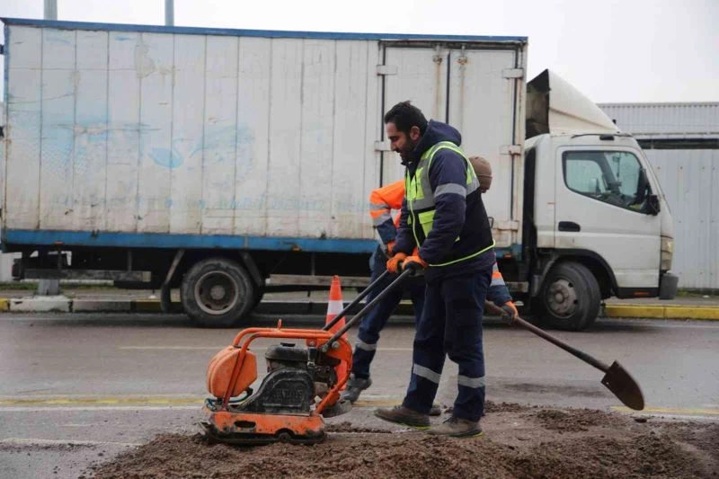 Karın bozduğu yollara hızlı müdahale
