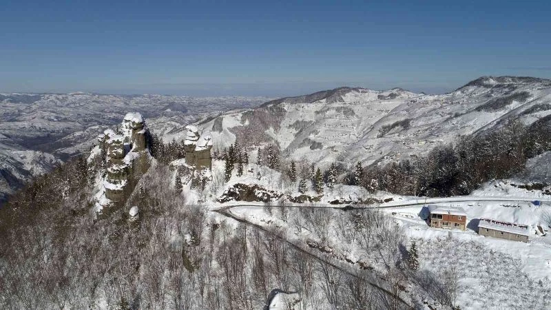 Kar, güzelliğine güzellik kattı
