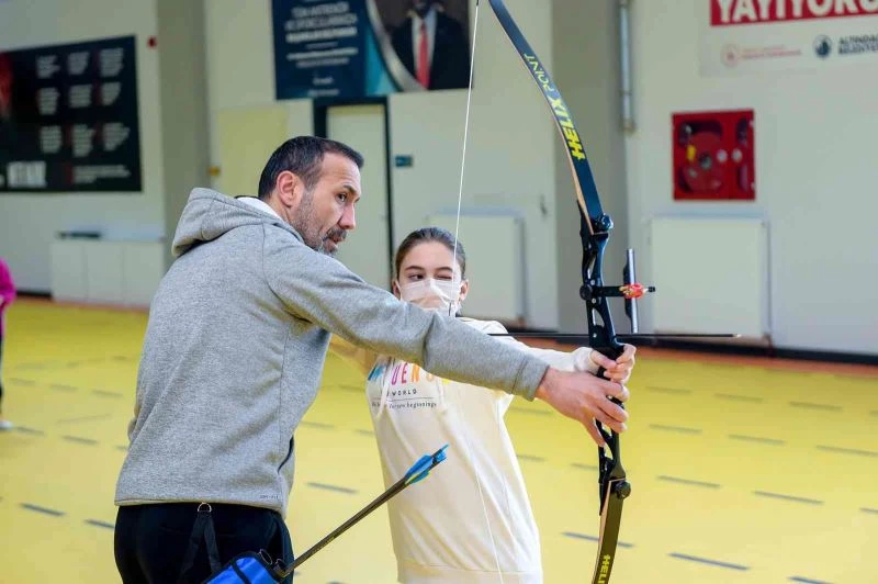 Mete Gazoz Okçuluk Merkezi açıldı
