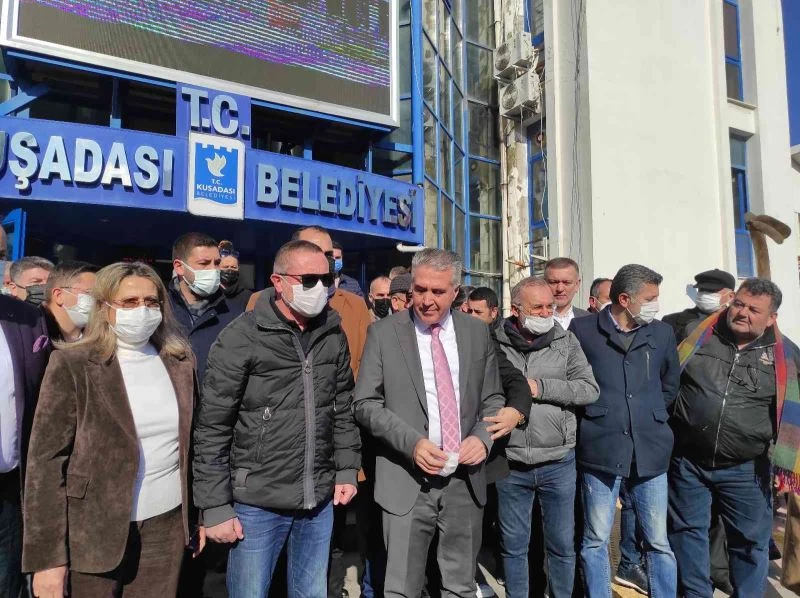 Kuşadası Belediye Başkan Yardımcısına silahlı saldırı
