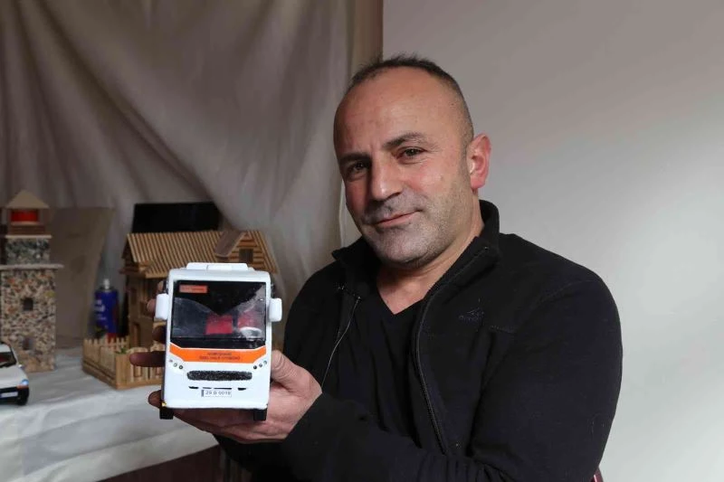 Pandemi sürecinde özledikleri dolmuşlarının maketini yaptılar
