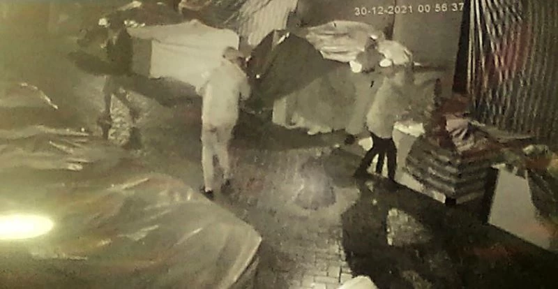 Cansız mankeni bile soyan Kapalı Çarşı hırsızları yakalandı
