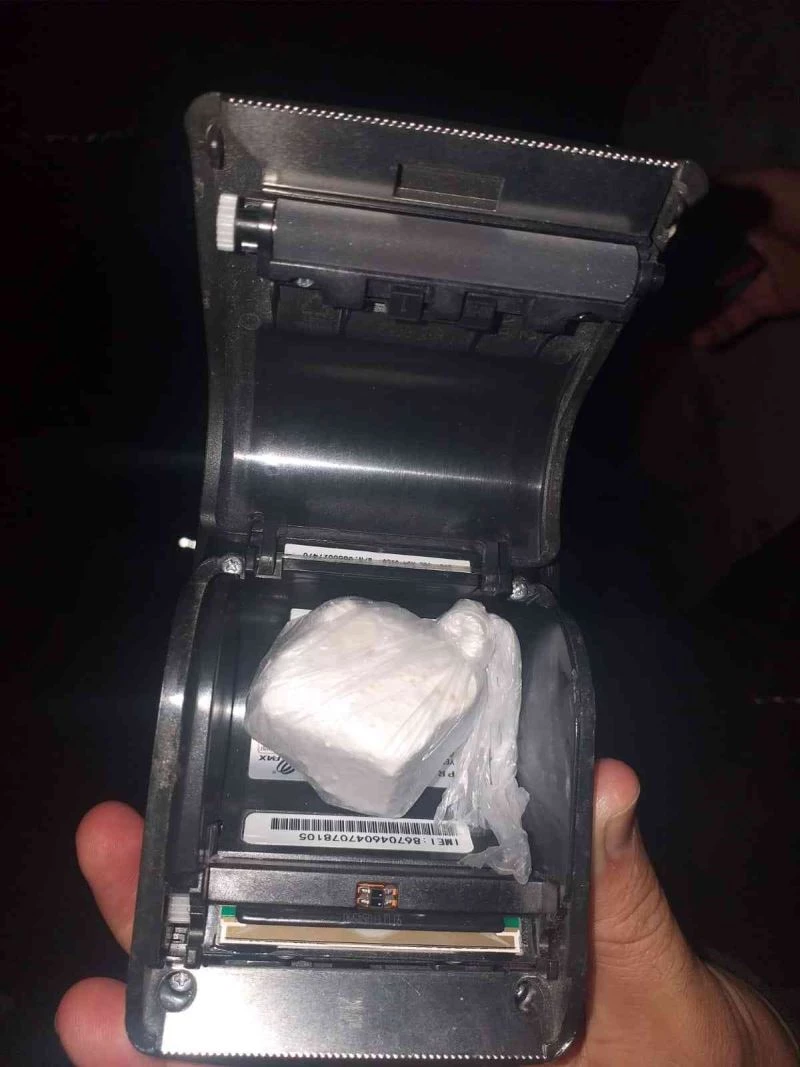 (Özel) İstanbul’da polisi şoke eden uyuşturucu zulası: POS cihazından kokain çıktı
