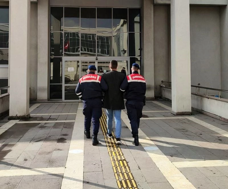 Silahlı yağmadan 4 yıl hapis cezasıyla aranan hükümlü yakalandı
