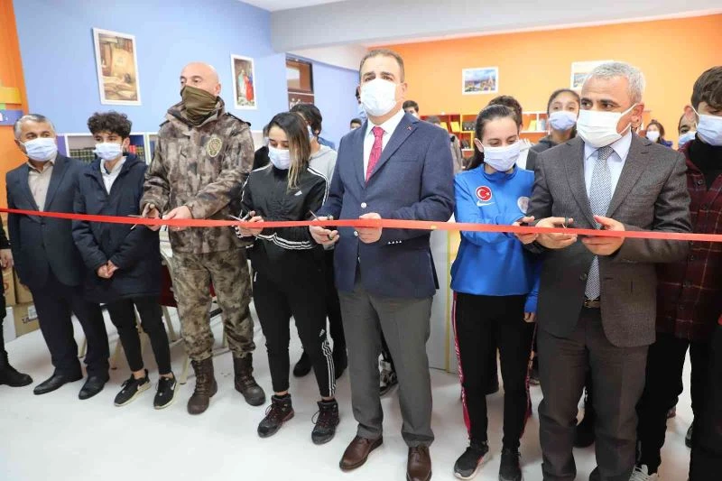 Hakkari Valisi Akbıyık: 