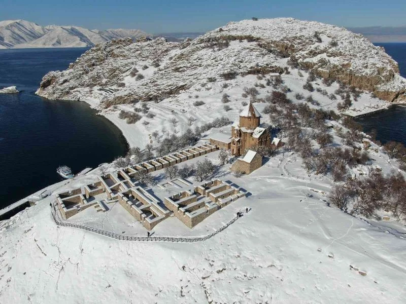 Akdamar Adası’nı 2021’de 90 bin kişi ziyaret etti
