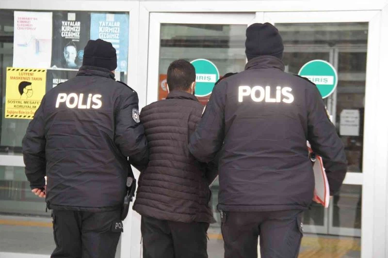 Elazığ’da oto teyp hırsızı yakalandı
