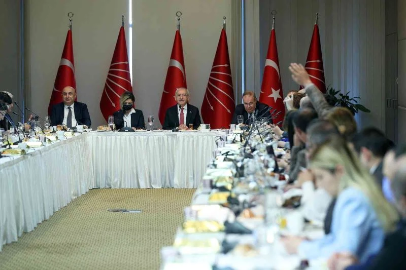 CHP Genel Başkanı Kılıçdaroğlu: “Eğer soruşturma açılacaksa Adalet Bakanlığı hakkında soruşturma açılmalı”
