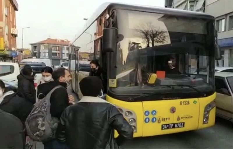 Eyüpsultan’da İETT otobüsü arızalandı, trafik felç oldu
