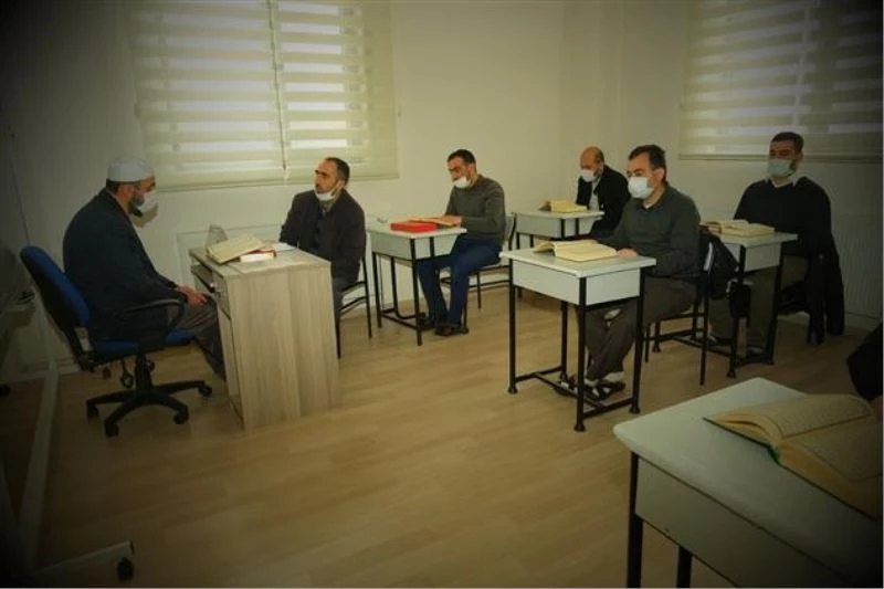 Erzincan’da Hafızlığı Muhafaza Hizmet İçi Eğitim Kursu devam ediyor
