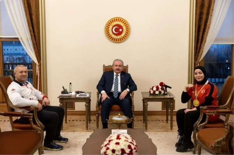 Dünya Bilek Güreşi Şampiyonu Esma Nur Çakmak’tan TBMM Başkanı Şentop’a ziyaret

