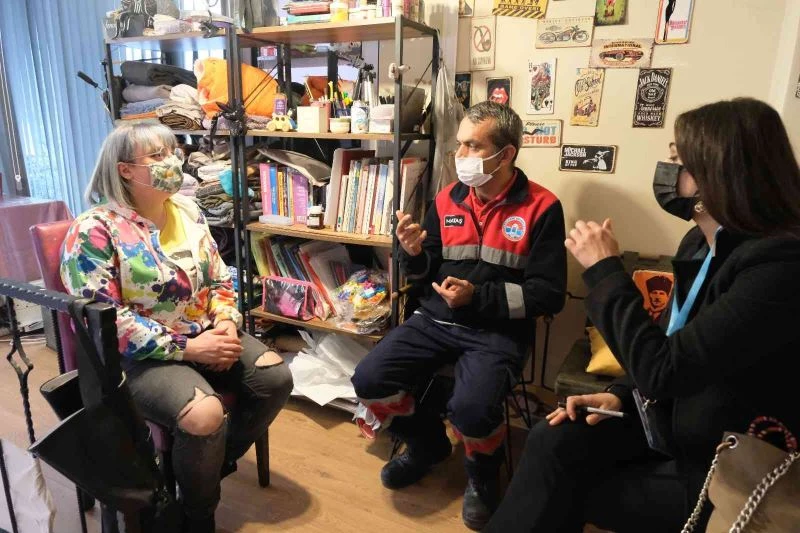 Maltepeli vatandaş, hayatını kurtaran belediye personeliyle buluştu
