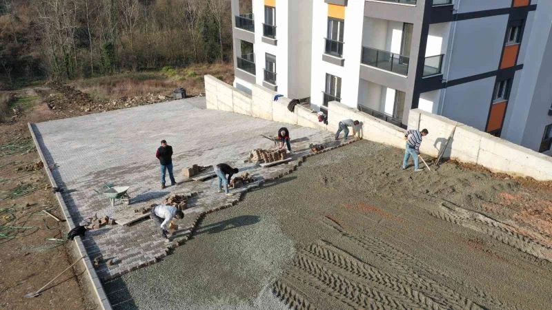 Taç Sokağa parke yol yapıldı
