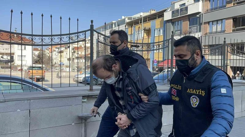 Eşini bıçakla ağır yaralayan öfkeli koca adliyeye sevk edildi
